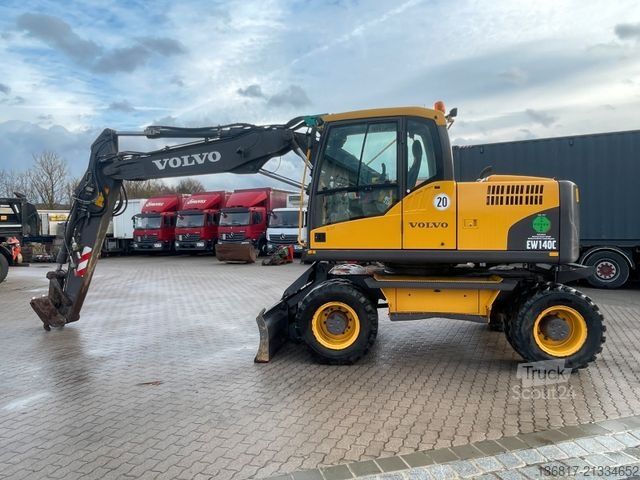 Excavator pe roți VOLVO Mobilbagger EW140C Lehnhoff HS10 Hammer-Scherenh