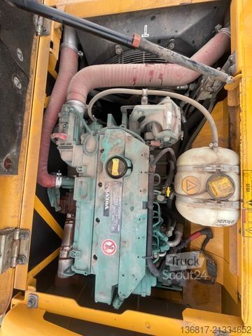 Excavator pe roți VOLVO Mobilbagger EW140C Lehnhoff HS10 Hammer-Scherenh