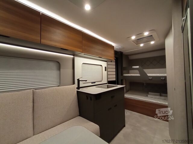 Путешествующий автоприцеп (туристический караван) Eriba NovaLine 515