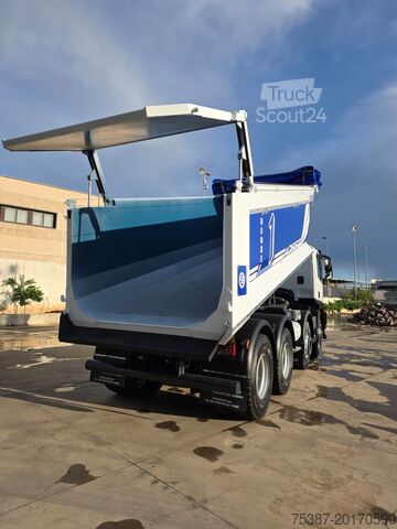 Damperli kamyon Iveco Trakker