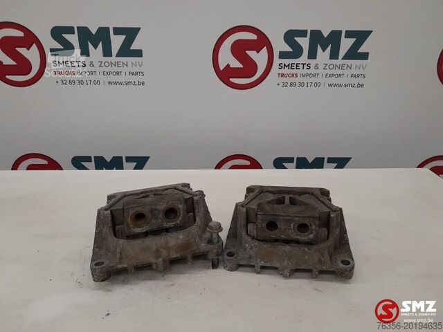Podpera motora Mercedes Occ set motorsteunen Mercedes Actros 1831 A9412415