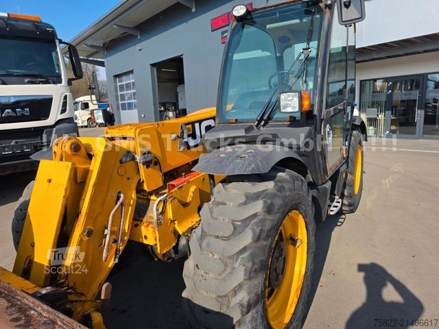 Погрузчик с колёсным шасси JCB 531-70 Tele Lader Loader / NUR 1600h