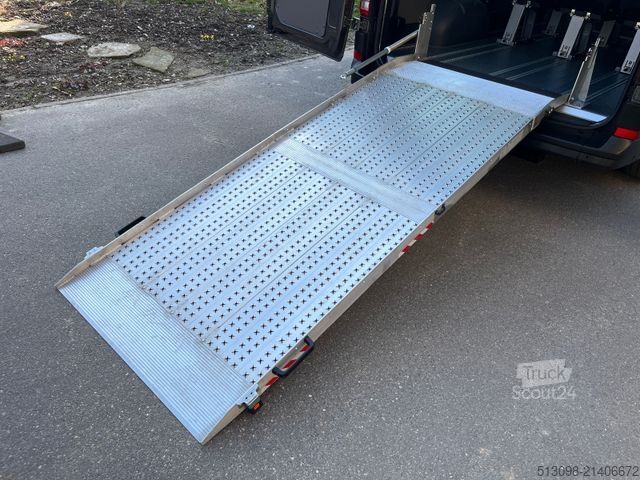 Miniautocarro VOLKSWAGEN CRAFTER 2,0 TDI 9 SITZER KAMERA AHK KLIMA RAMPE