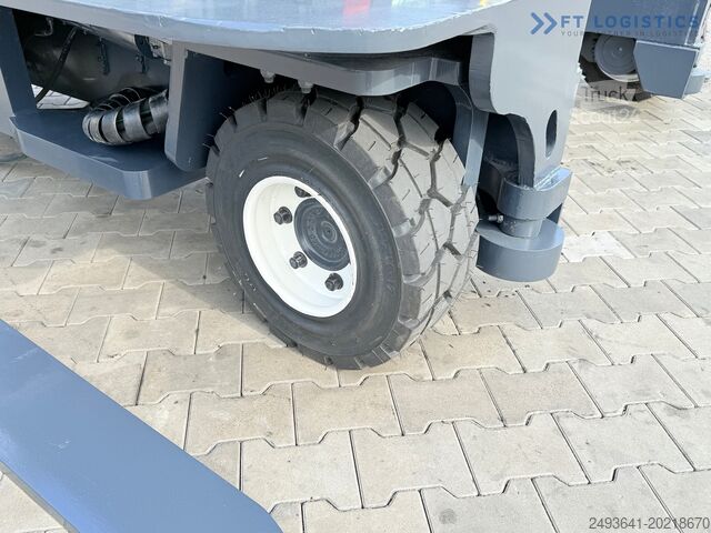 Wózek widłowy czterokierunkowy Combilift C8000 GAS TRIPLEX 8300 WIDE POSITIONER