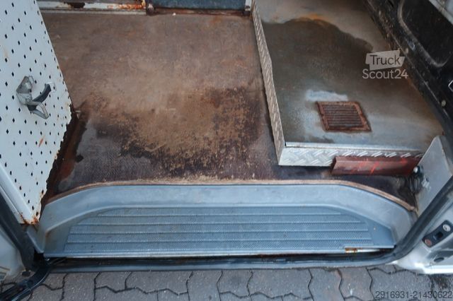 Κλειστό βαν MERCEDES-BENZ Vito111 CDI lang/ Werkstatt / SHZ / Klima FN:247