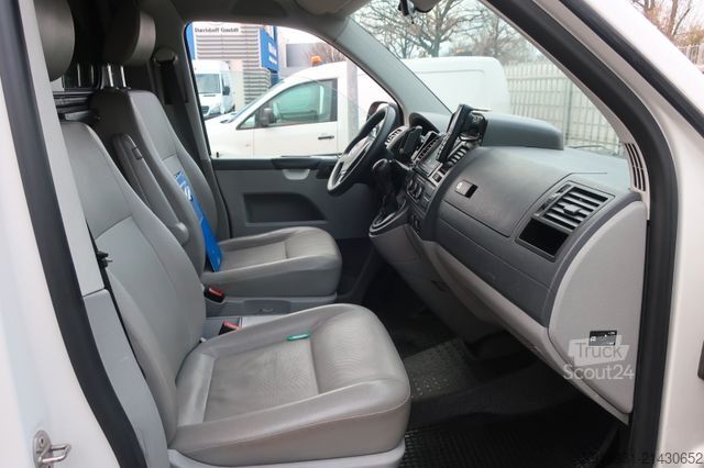 Brandbil VOLKSWAGEN T5 Transporter Hochdach lang/KTW/Klima/FN: 26