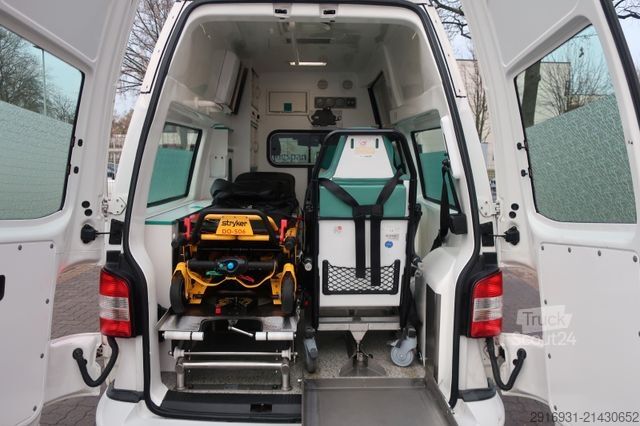 Brandbil VOLKSWAGEN T5 Transporter Hochdach lang/KTW/Klima/FN: 26