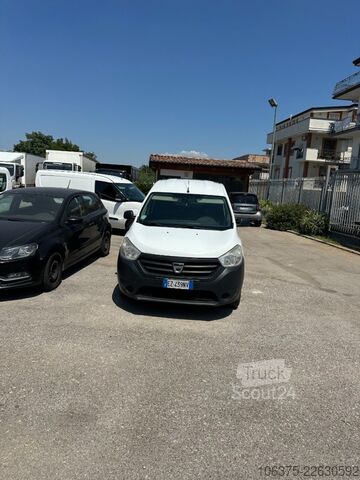 Dobozos furgon DACIA DOKKER  PIK UP