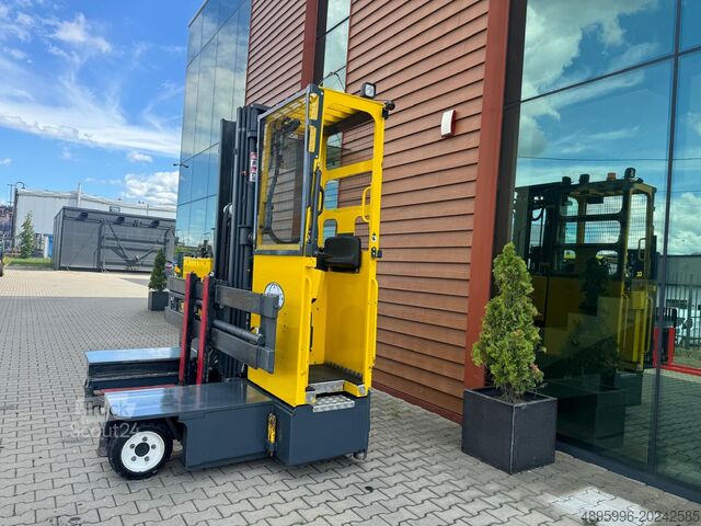 Carrello elevatore a quattro direzioni Combilift C2500 EST /Only 1451 hours/ Battery 81%