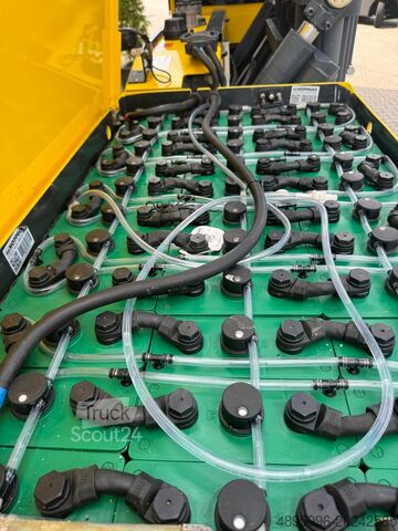 Carrello elevatore a quattro direzioni Combilift C2500 EST /Only 1451 hours/ Battery 81%