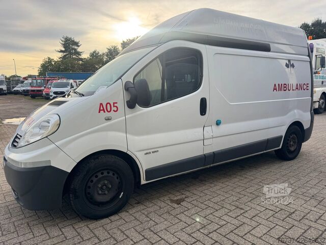 Ambulanță Renault Trafic **BELGIAN ORIGINE-AIRCO**