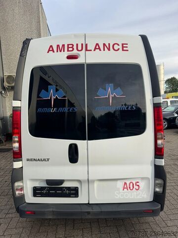 Ambulanță Renault Trafic **BELGIAN ORIGINE-AIRCO**