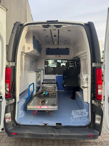 Ambulanță Renault Trafic **BELGIAN ORIGINE-AIRCO**
