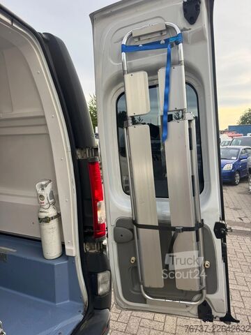 Ambulanță Renault Trafic **BELGIAN ORIGINE-AIRCO**