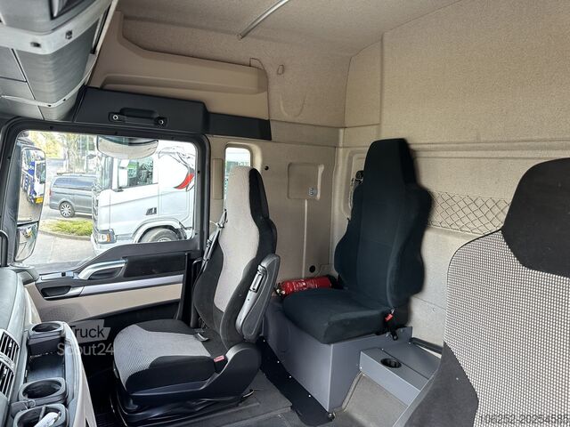 Plateforme de chargement ouverte MAN TGX 35.420 8x4-4 TRIDEM PRTISCHE 6m40 + KRAN (2...