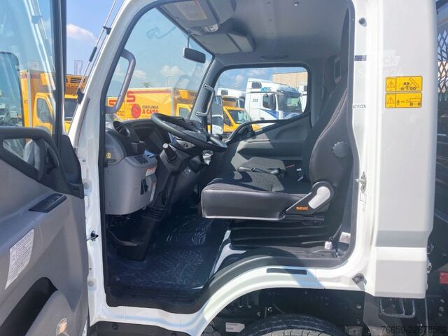 Bestelwagen MITSUBISHI Canter  3C13/25 TF1 no GSR Cab Sing