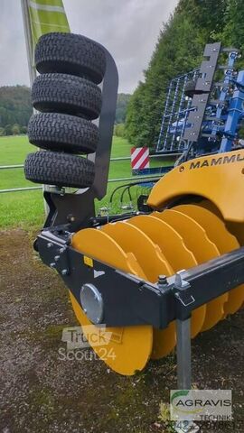 Echipamente pentru însilozare Mammut KIPPER SILAGEWALZE SILO KOMPAKT SK 300 H