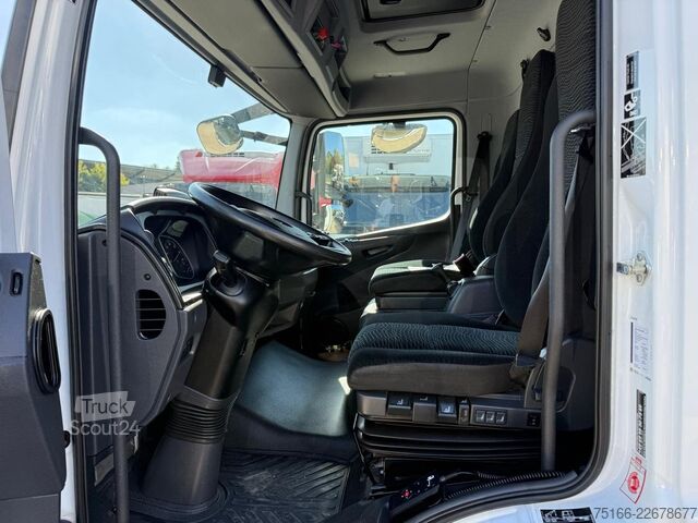 Transporter mit Koffer MERCEDES-BENZ ATEGO 818 L Koffer 6,1 m LBW 1 to. *AHK