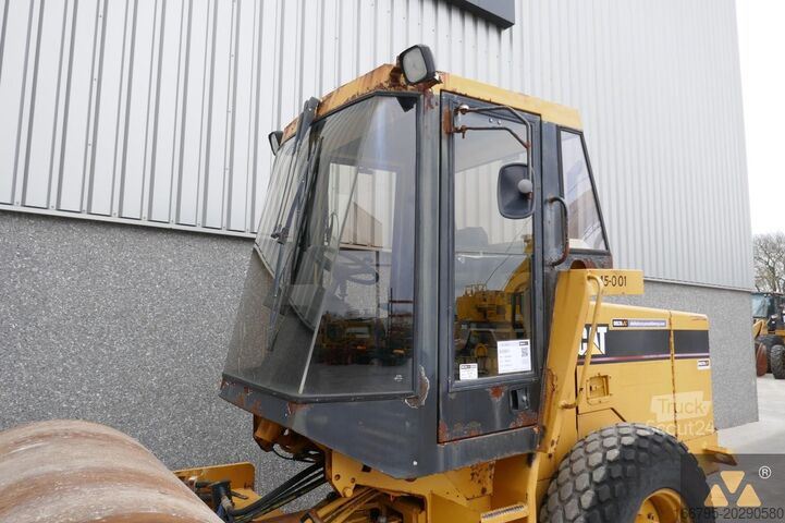 Role cu un singur tambur Caterpillar CS433C
