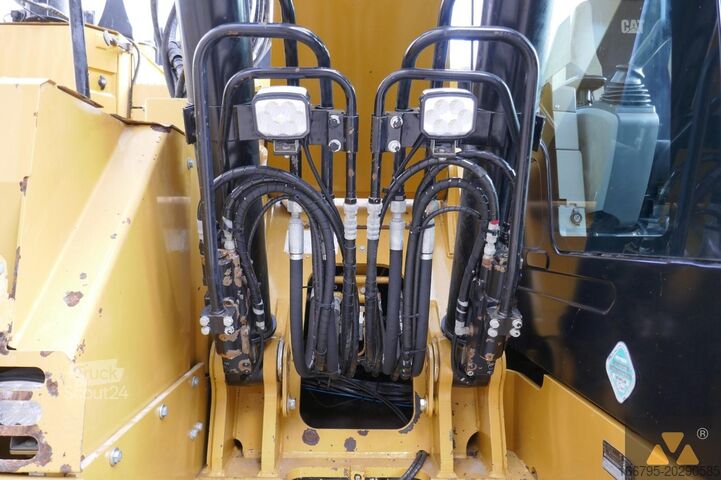 Rupsgraafmachine Caterpillar 325F LCR