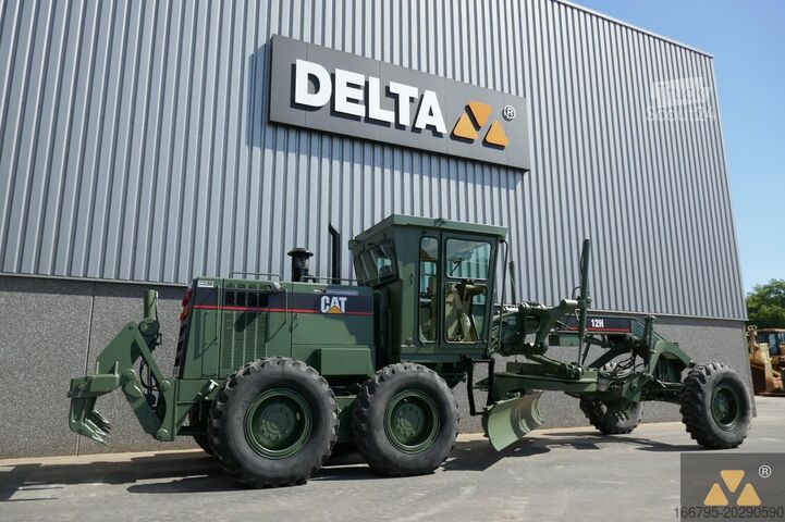 Grader Caterpillar 12H Ex-military