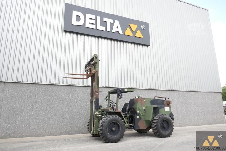 Вилочный погрузчик повышенной проходимости Case M4K Ex-army