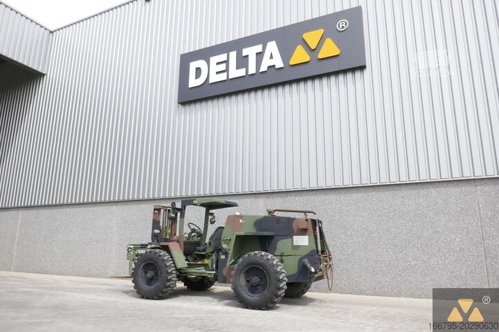 Вилочный погрузчик повышенной проходимости Case M4K Ex-army