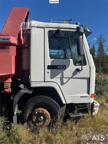 Sklápěč Volvo FL12 420 Tipper Truck – Repair Project