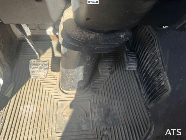 Standard-SZM MAN 26.463 4x4+2 Tractor Unit – Repair Project