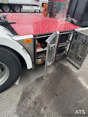  Renault 520 Tractor Unit with Nomek Body – 530 hp!