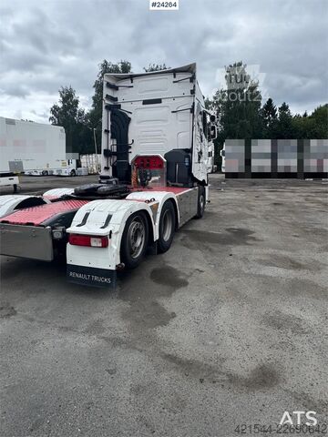  Renault 520 Tractor Unit with Nomek Body – 530 hp!