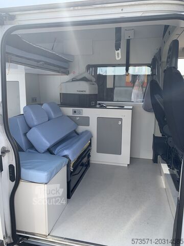 Furgão de caixa Fiat Ducato Camper | 2 Schlafplätze | Küche | Reisefertig
