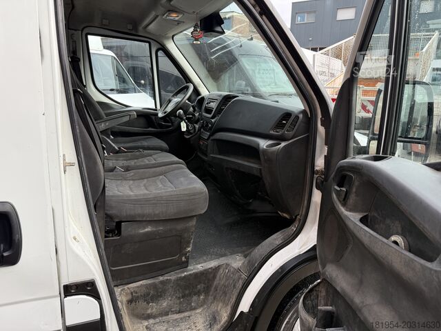 Furgoneta con techo elevado Iveco daily 40C15 L2H2 Airco