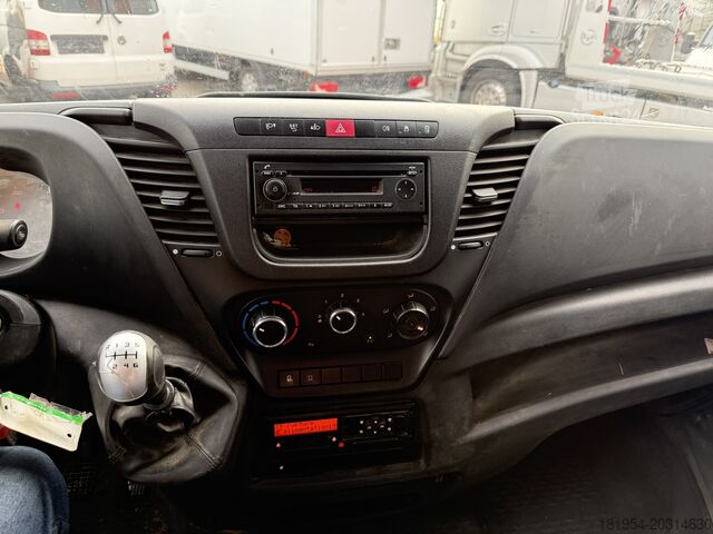 Furgoneta con techo elevado Iveco daily 40C15 L2H2 Airco