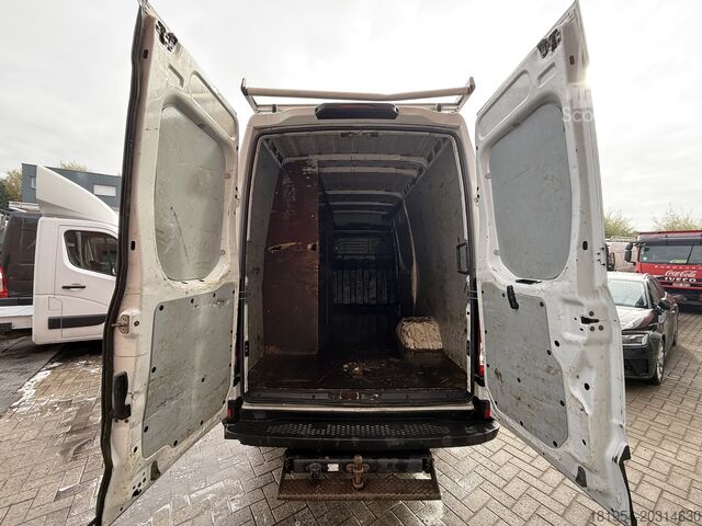 Furgoneta con techo elevado Iveco daily 40C15 L2H2 Airco