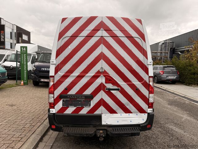 Camión con caja larga Renault master 2.3dci 145pk L3H2 RWD