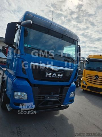 Autocarro con cassone fisso MAN TGX 26.440 / 18m HMF 2120 Kran / 100% Service