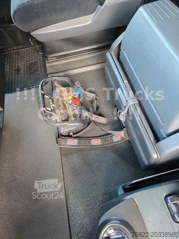 Autocarro con cassone fisso MAN TGX 26.440 / 18m HMF 2120 Kran / 100% Service