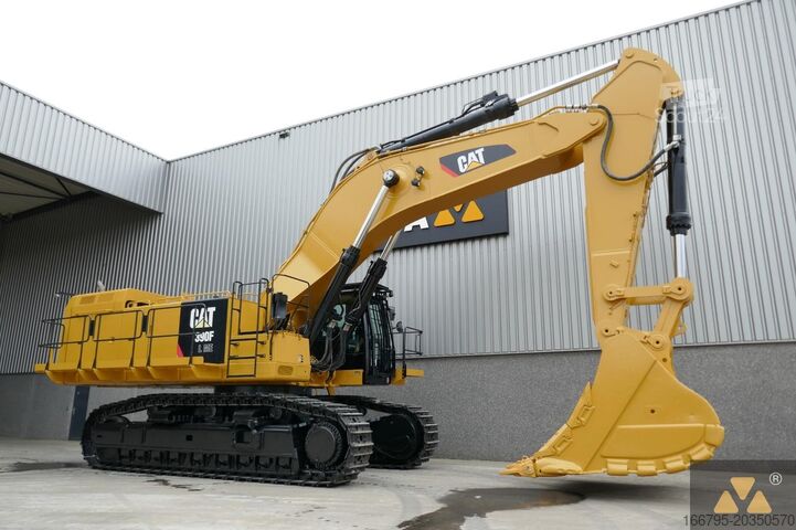 Grävmaskin på larvband Caterpillar 390F LME