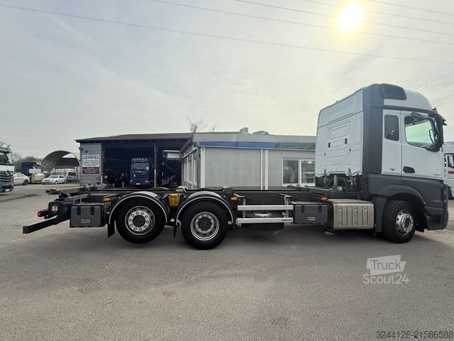 Vaihtolavakuorma-auto MERCEDES-BENZ Actros2540/6x2/Fahrschule/5-Sitze/BIG-SPACE/Lift