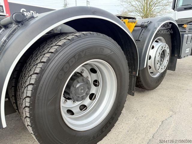 Vaihtolavakuorma-auto MERCEDES-BENZ School-Truck/Fahrschule/Actros2540/ExBW/6x2/76TK