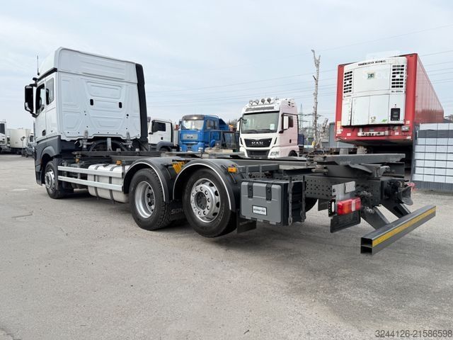 Vaihtolavakuorma-auto MERCEDES-BENZ School-Truck/Fahrschule/Actros2540/ExBW/6x2/76TK