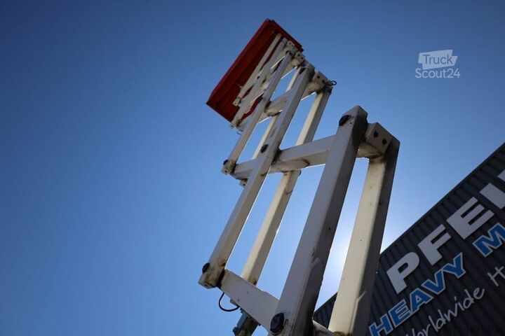 Scissor lift Holland Lift Ecostar HL-9710 Electric, 12m Working Height, 325k