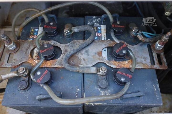 Scissor lift Holland Lift Ecostar HL-9710 Electric, 12m Working Height, 325k