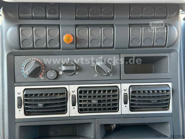 Vrachtauto met open laadbak IVECO EuroCargo ML Pritsche mit Atlas 65.2 Ladekran