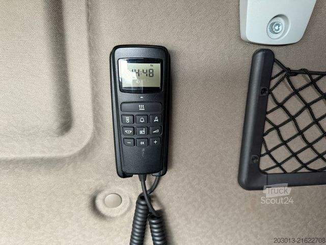 Flatbed truck SCANIA G450 8x4 Pritsche mit Kran Palfinger PK76002 EH