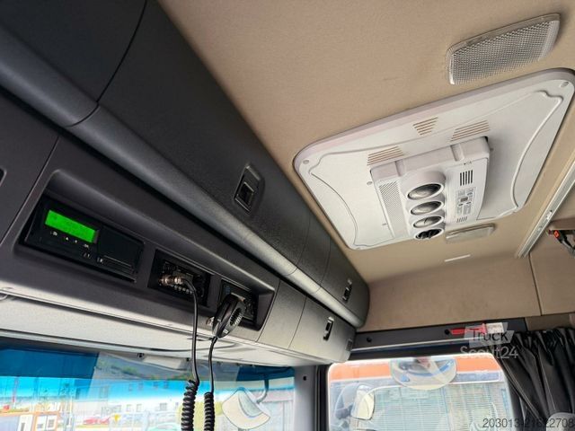 Flatbed truck SCANIA G450 8x4 Pritsche mit Kran Palfinger PK76002 EH