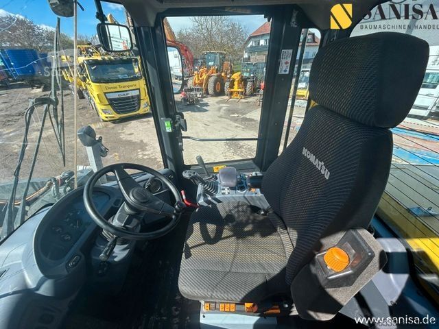 Chargeuse sur pneus KOMATSU WA 320PZ-6/Klima/ZSA/Schaufel/SW