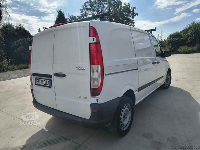 Furgão de painéis Mercedes-Benz 220 110 CDI