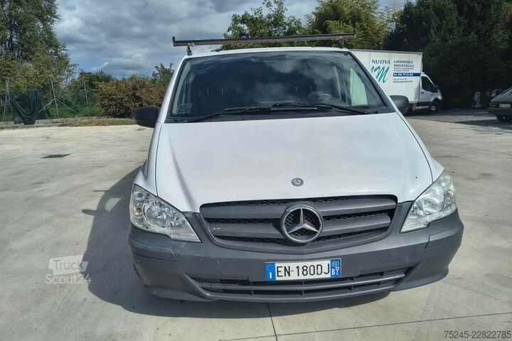 Furgão de painéis Mercedes-Benz 220 110 CDI